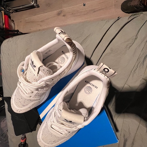 2021 DS ADIDAS “MULTIX” GY8062 white/blk/white size 9 - Picture 4 of 8